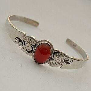 Vintage 925 Sterling Silver Engraved Cuff Bangle Bracelet with Carnelian Stone